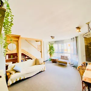 Golden Wave Surf 2 Apartment