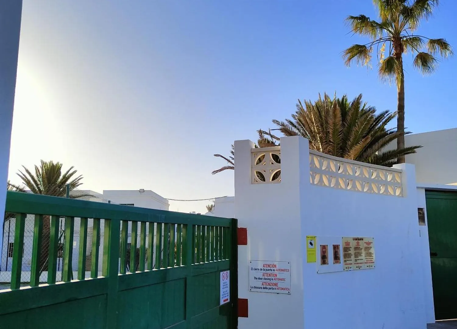 Momis House Corralejo Dunas piscinas bicicletas vista Parque Natural España